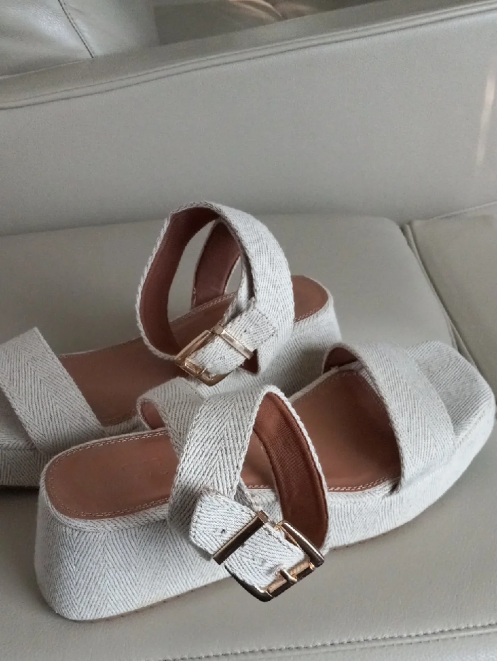 ASOS Tati Cream Textured Platform Ankle-Strap Sandals Size 7